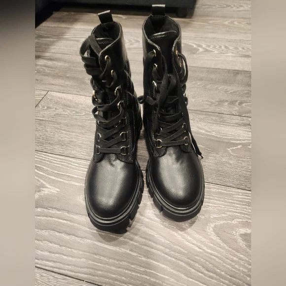 CAll IT SRING boots 8.5 - Picture 2 of 3